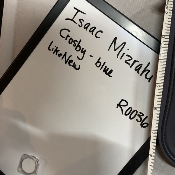 Isaac Mizrahi cross body bag. Perfect size great condition. Blue 🍪 - Picture 6 of 7